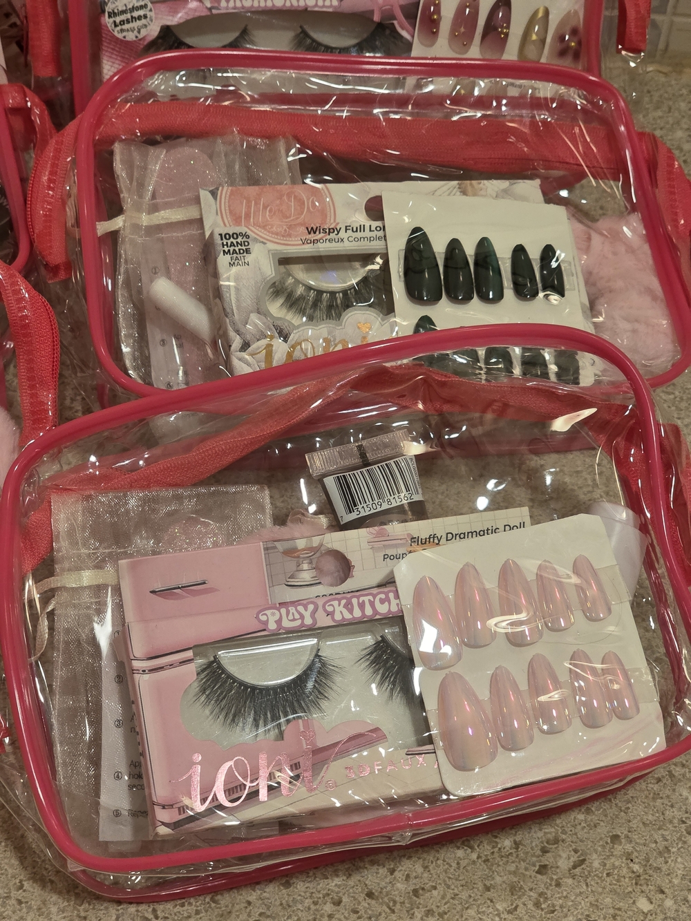 Glow To Go Kit - Pink Irridescent Press On Nails & Wispy Natural Lashes